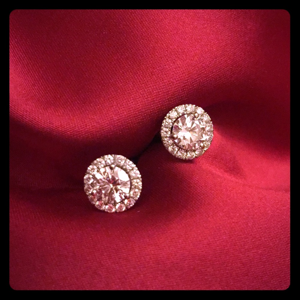 14K White Gold Diamond Earrings.